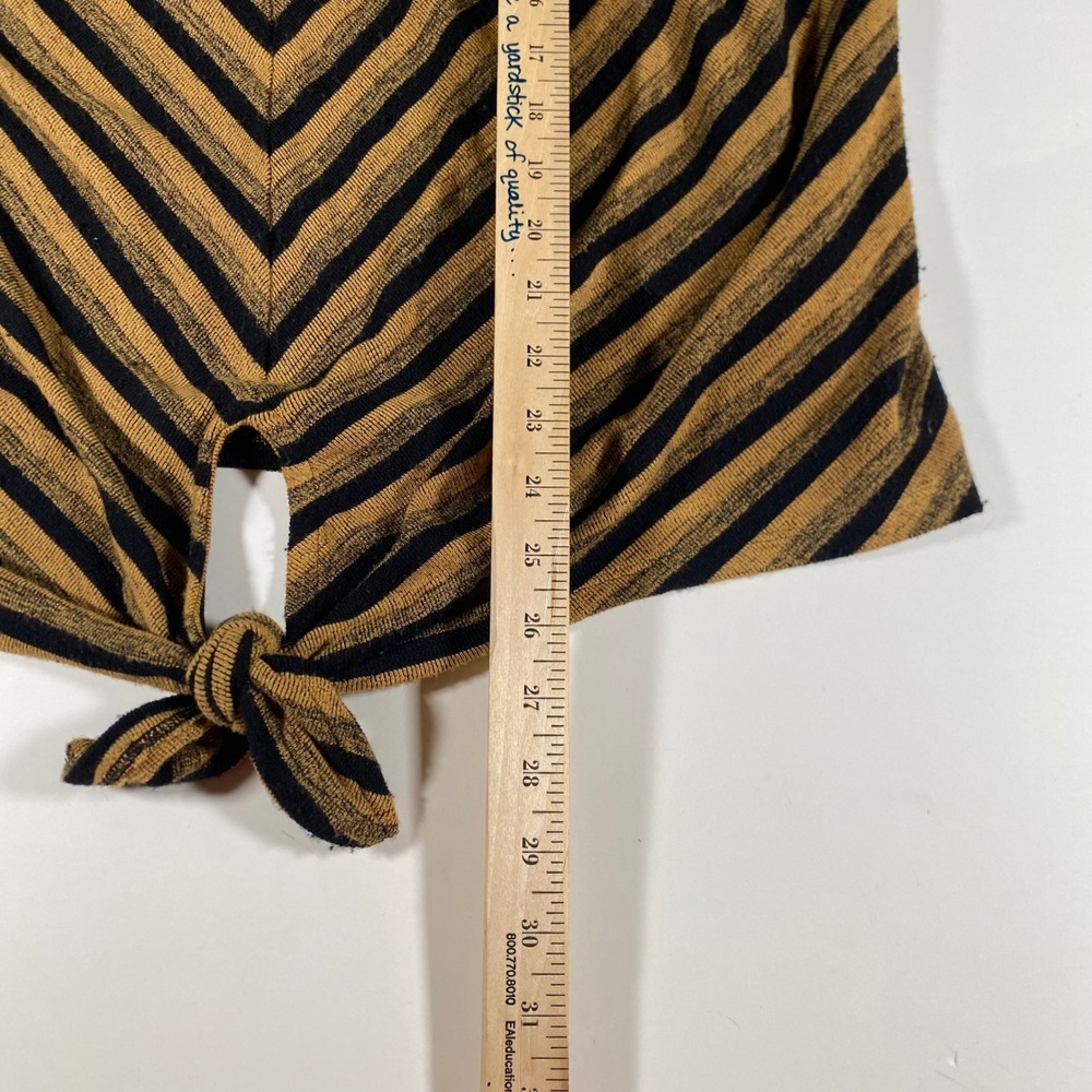 Ruby Rd Woman Mustard Black Striped Chevron Tie Front V-Neck Knit Top‎ 1X Plus - Picture 4 of 7